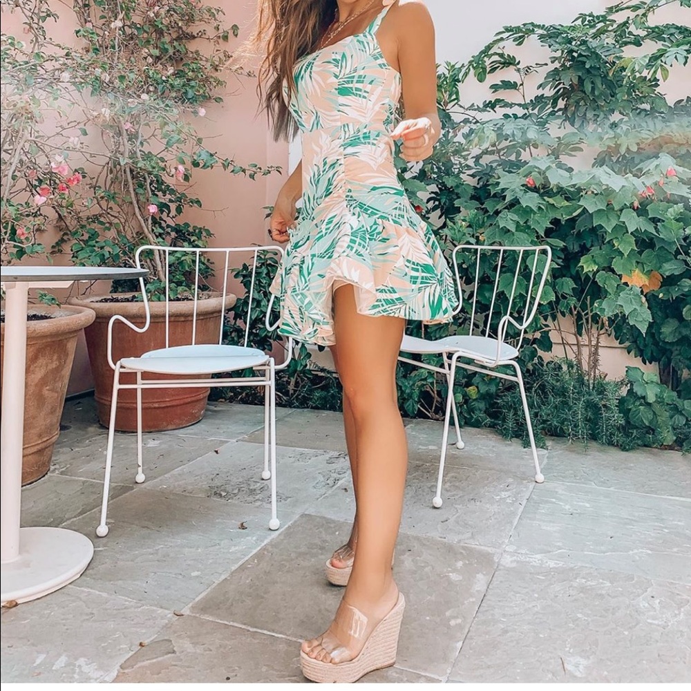 Ruffle leaf print mini dress